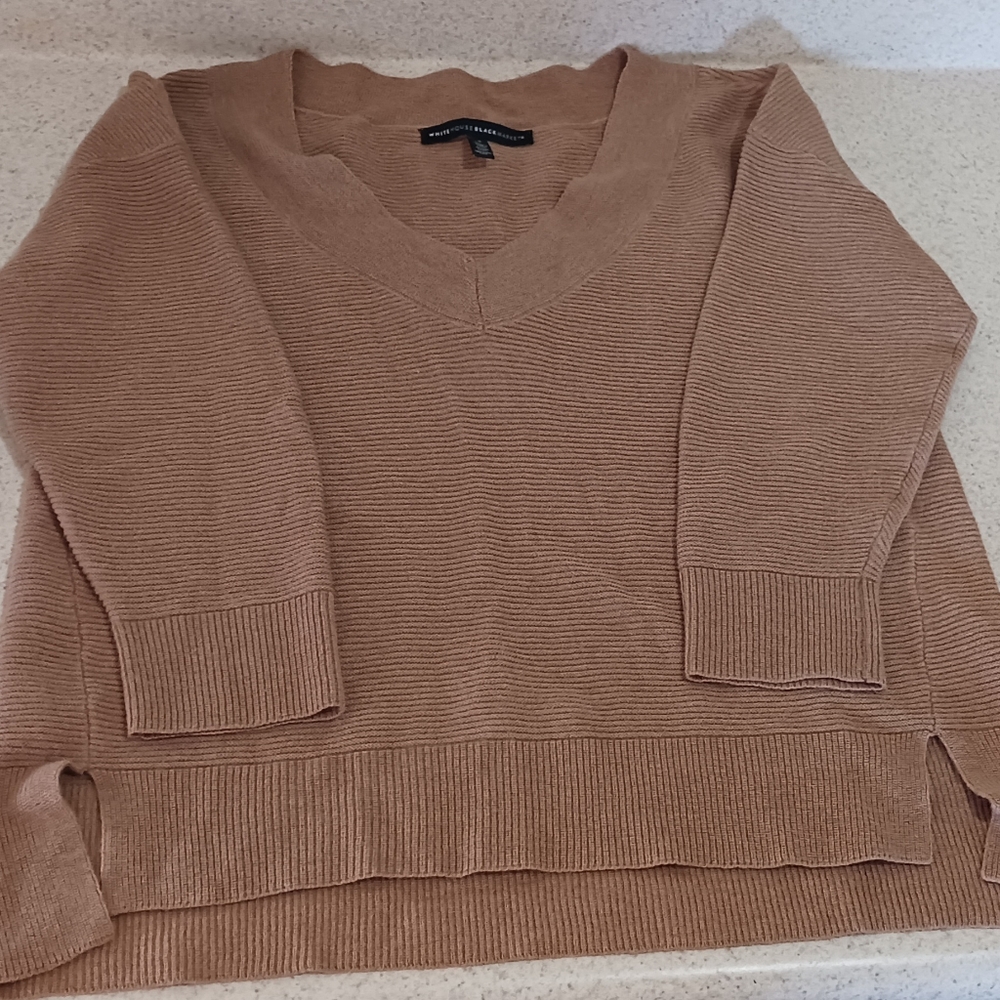White house black market lightweight brown sweater size sm 3/4 length sleeve